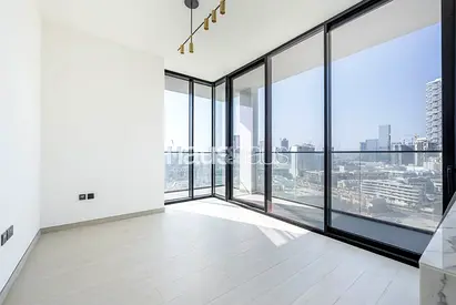 Corner unit | Vacant on Transfer | 2 years old