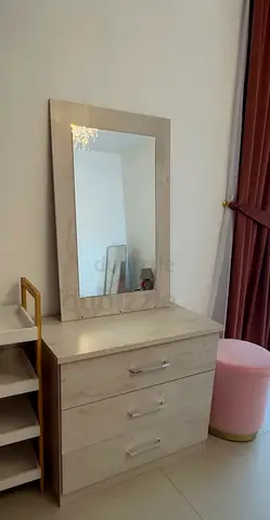 Modern Beige Dressing table with Mirror