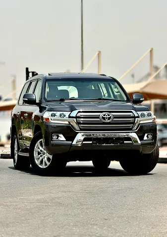 Toyota Land Cruiser GXR V6 2017 . Gcc specs