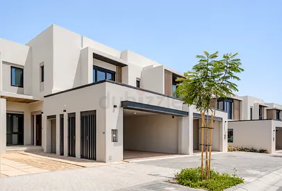 4 bedroom townhouse available for rent in Jebel ali village directly from owner.