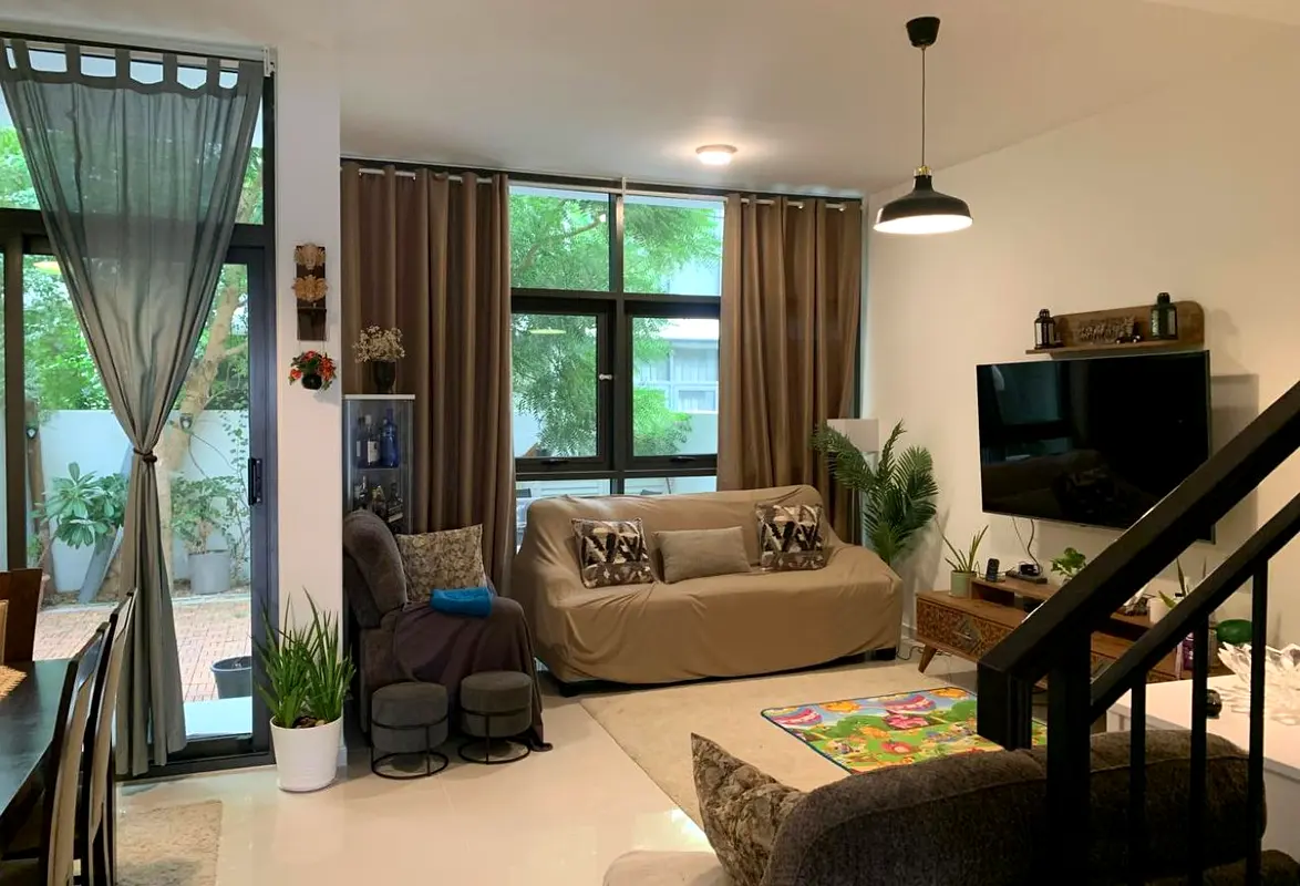 3 Bed + Maid | Private Garden |Strong End-User