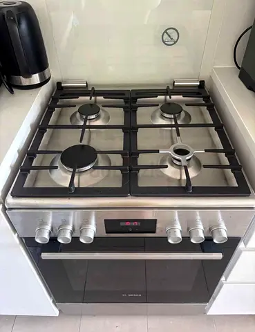 Bosch gas with electric oven stove like new 60/60cm free delivery with warranty