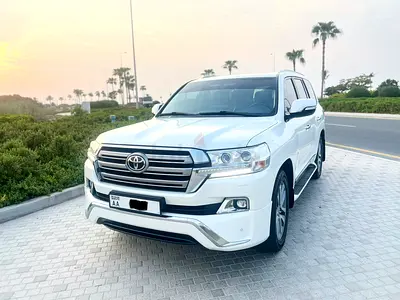 Toyota Land Cruiser VXR 2018 | GCC Specs | V8 5.7L | Excellent Condition
