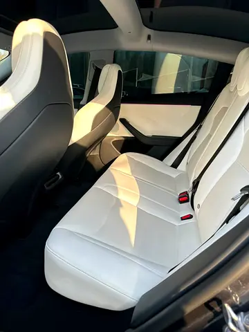 صورة 7 لـ 2025 Tesla MODEL 3