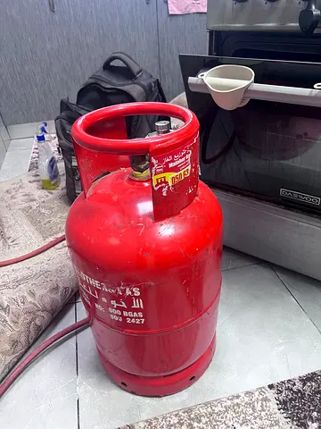 Full Gas cylinder + 1 Regulator + 2m hose connection