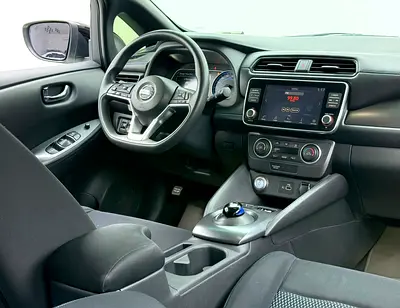 2019 Nissan LEAF 照片 11