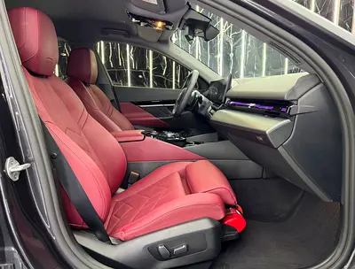 صورة مصغرة 11 لـ 2025 BMW 5-SERIES