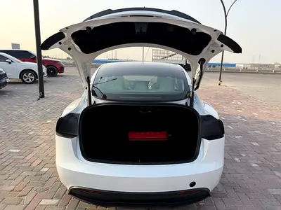 صورة 6 لـ 2025 Tesla MODEL 3