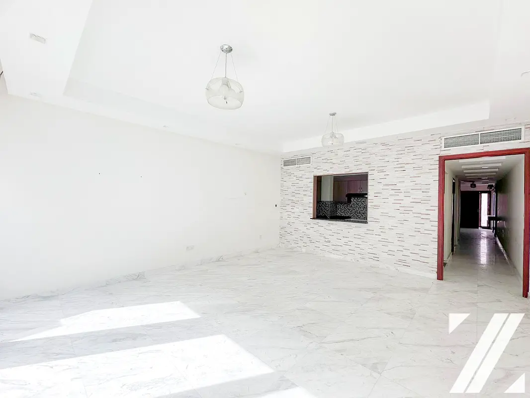 Spacious Layout | 5 Bedroom | Multiple Cheques