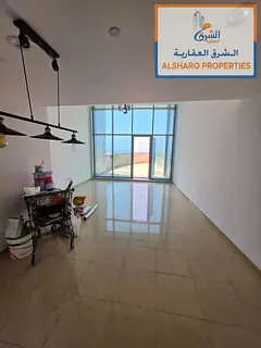 Free parking, central gas, gym and pool, free air conditioning, full sea view, built-in wardrobes, f