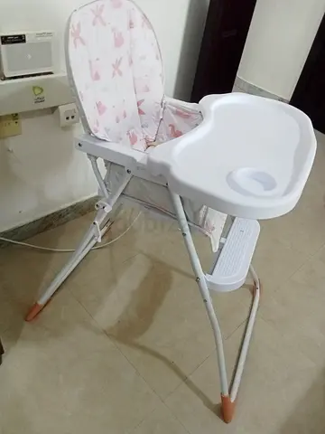 Baby feeding chair