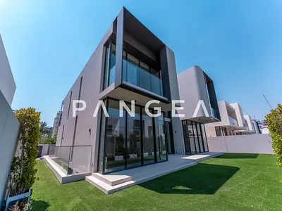Upgraded l Landscaped l Close to Main Park Gate