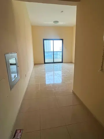 "استمتع بإطلالة ساحرة على الخور.. شقة (غرفة وصالة) للإيجار في الراشدية، عجمان!"