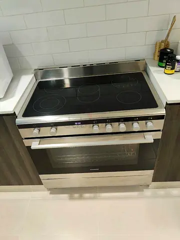 Siemens stainless steel electric range with ceramic cooktop - good condition