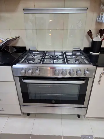 Hoover free standing gas cooker very light use for sale