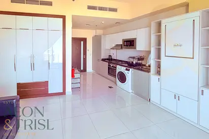 Fully Furnished | High Floor | Multiple Payments