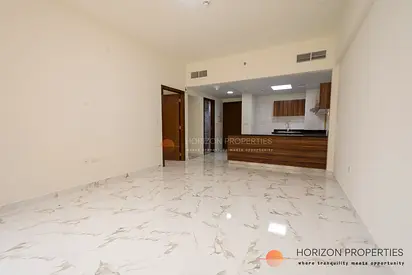 Vacant | Great Amenities | Unfurnished