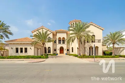 6 Bed Signature Villa | Large Plot | Beach Access