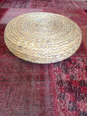 Handwoven round seagrass floor cushion / pouf