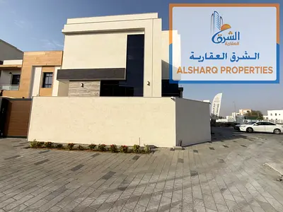 الزاهية – عجمان: فيلا فاخرة بتصميم عصري، 5 غرف ماستر، مجلس، صالة كبيرة، 8 حمامات ومطبخ واسع. بـ 120 ألف على 4 دفعات. الحق العرض!