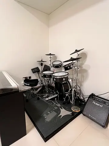 Roland VAD-307 Electronic Drum Kit – Like New
