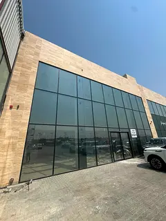 COMMERCIAL SHOWROOM FOR RENT | AL WEAM CENTER | BESIDE SOUQ AL HARAJ