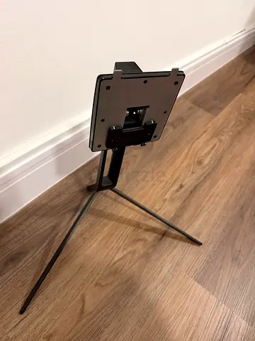 4K Monitor IPS with arm stand and table stand