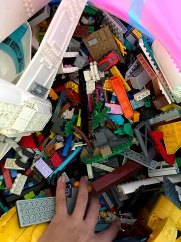 Large mixed LEGO-compatible bricks and pieces collection - used set
