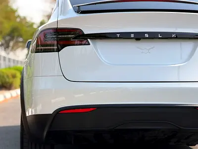2023 Tesla MODEL X — фото 7