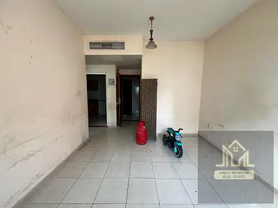 Low price family building 1bhk27k