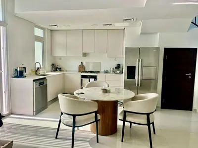 Spacious Layout | Private Garden | Single Row