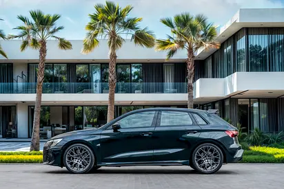صورة 2 لـ 2025 AUDI RS3