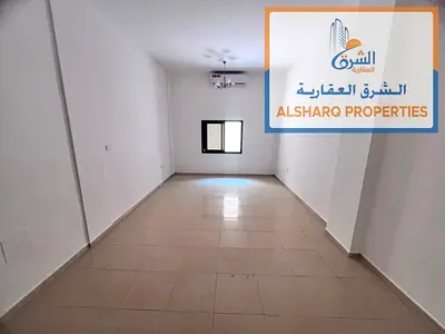 اجمل واكبر المساحات  بالروضه 3  قريب شارع الشيخ عمار  موقع مميز وخادمي  2 حمام  غرفه ماستر  طابق ارضي تكييف اسبليت  صيانه علي المالك