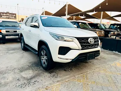 2023 Toyota FORTUNER — фото 3