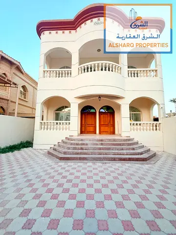فيلا استثمارية مميزة للبيع في الروضة 2 – عجمان | زاوية على شارعين | تملك لجميع الجنسيات