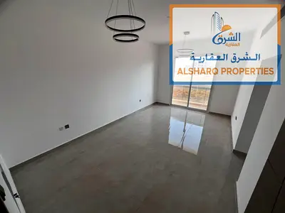 أول ساكن في الجرف 3 شقة غرفة وصالة بمساحة كبيرة وتشطيبات راقية 2 حمام وغرفة ماستر وبلكونة وتكييف مركزي 30000 على 4 دفعات