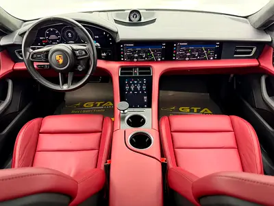 2021 Porsche TAYCAN 照片 10