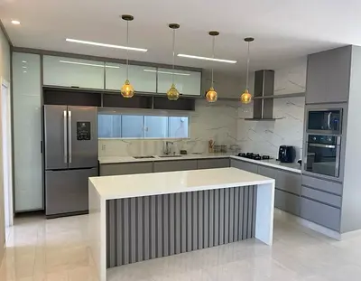 Modern Grey Kitchen with Island – Fully Fitted, Like New