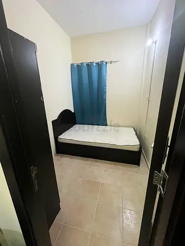 Available partition room in dip 1 Ewan Residence near almaya from this month end