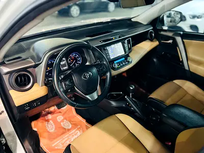 2018 Toyota RAV 4 — миниатюра 7