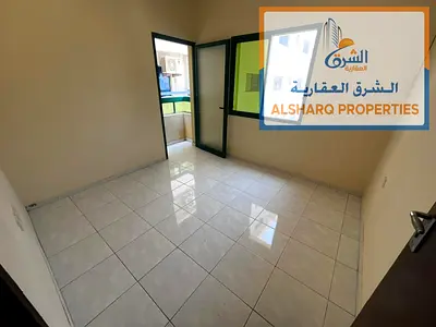 شقة غرفة وصالة بصالة منفصلة، تتميز بمساحة كبيرة وبلكونة بإطلالة رائعة، في موقع حيوي قريب من الكورنيش وجميع الخدمات.