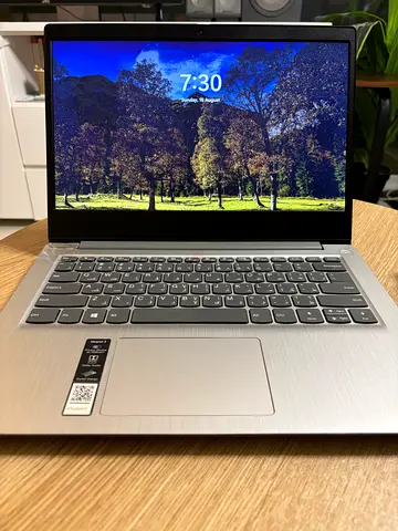 PERFECT CONDITION Lenovo Ideapad 3 8GB RAM Intel i5 238GB Storage 14 inch Screen (2020)