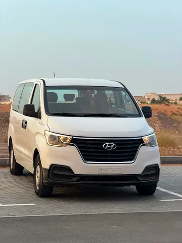 Hyundai H1 GLS 2021 | GCC Specs | Well Maintained | 9-Seater Luxury