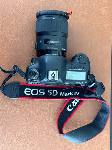 Canon EOS 5D Mark IV + Sigma 35mm f/1.4 Art + Canon 50mm f/1.4