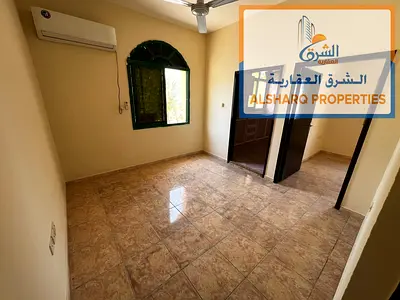 غرفة وصالة_تكييف اسبليت_قريب من شارع الكويت_ سهل المخرج للشارقة ودبي وطريق الشيخ محمد بن زايد.