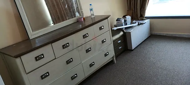 Dressing table for sale