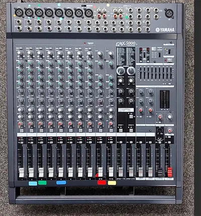 Yamaha EMX 5000 amplifier powered 12ch in pristine condition