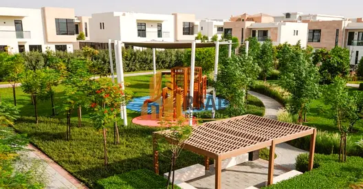 Luxurious spacious 2 bedroom Townhouse with maid room // All Amenities