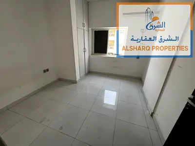 استديو للايجار لاسنوي مطبخ منفصل خزائن بالحائط تكيف اسبلت بنايه عائلات صيانه ع المالك قريب الكورنيش