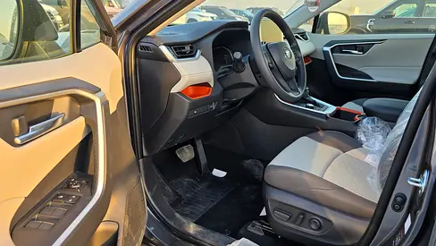 صورة 8 لـ 2025 Toyota RAV 4